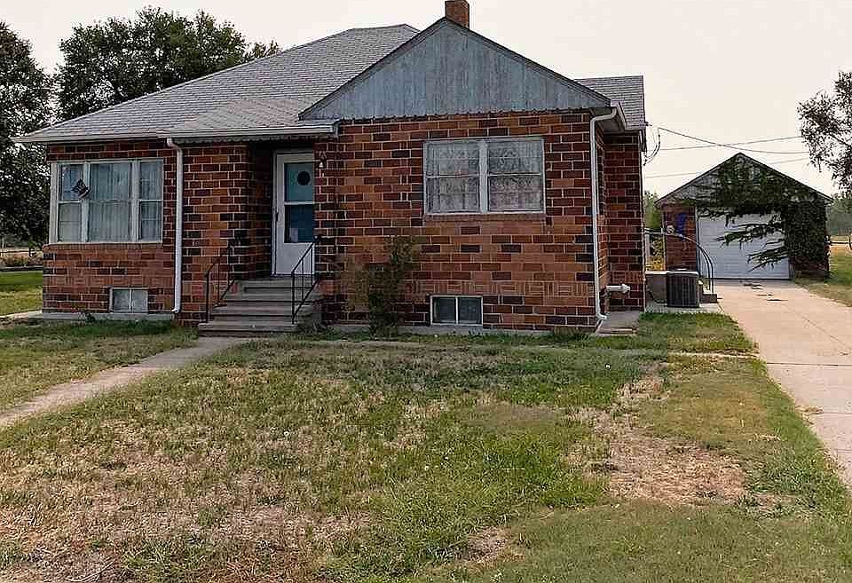 1st image of 321 Circle Dr