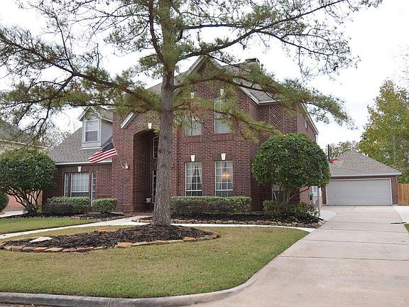  Extra long driveway accommodates your additional guests for all your social and holiday gatherings.  Home has a recent 30 yr. roof.