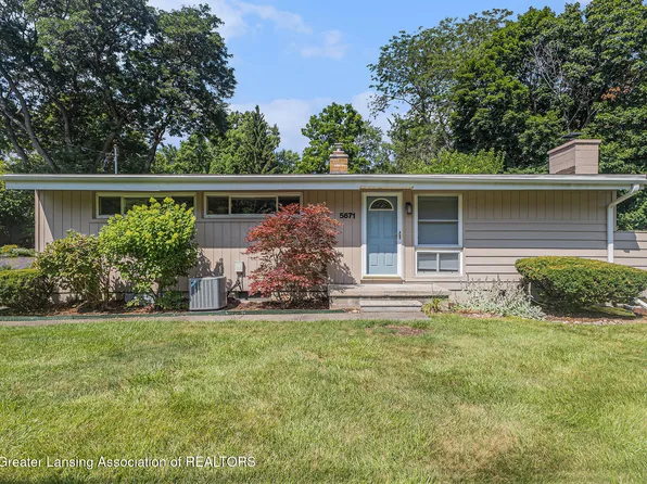 5671 Buckingham Rd, Haslett, MI 48840