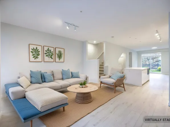 11280 Pazarena Pl #1060, Maple Ridge, BC V2X 9H8