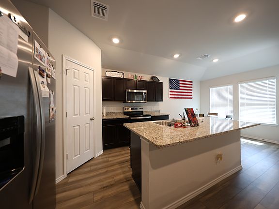 4th image of 2516 Torbensen Ct