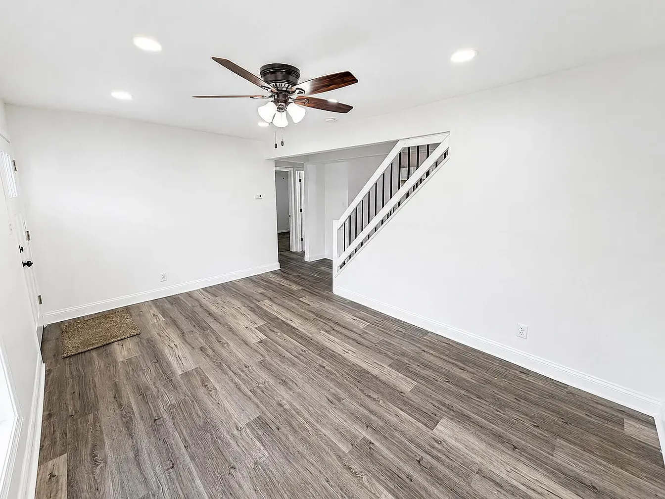 3 bed, 2232 sqft, $2,500 — Photo 2