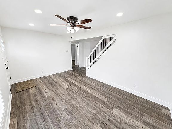 2nd image of 4315 Kentucky St
