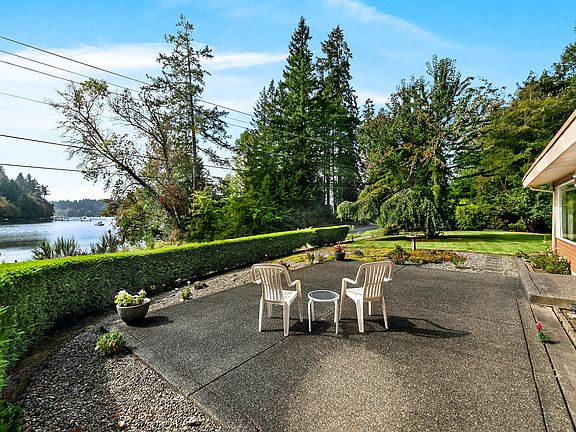 A waterside patio for relaxing and entertaining.