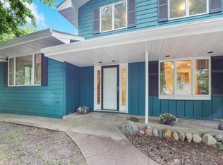 3610 Knoll Ridge Dr, Eagan, MN 55122