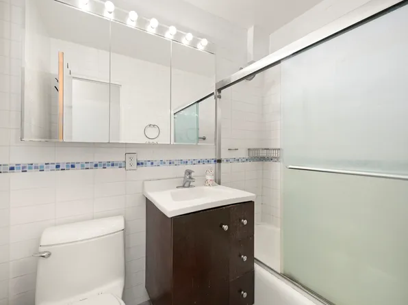 251 East 32nd Street image 6 of 6