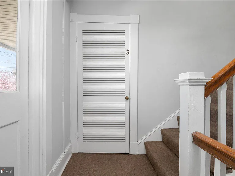 104 Maple Ave #3 — Photo 2