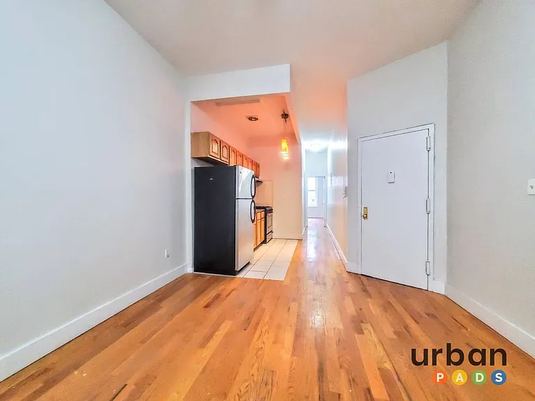 826 Halsey St #1A — Photo 8