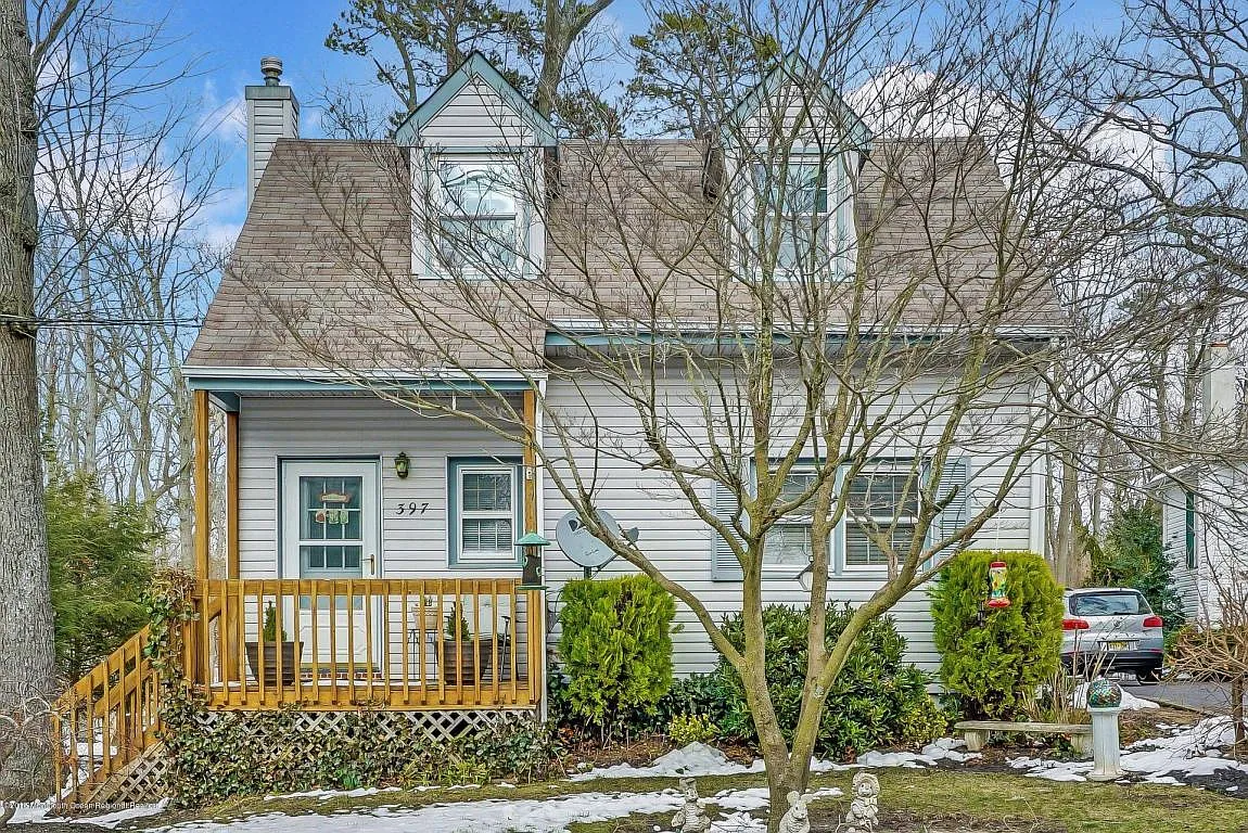 397 Glenn Rd photo 1