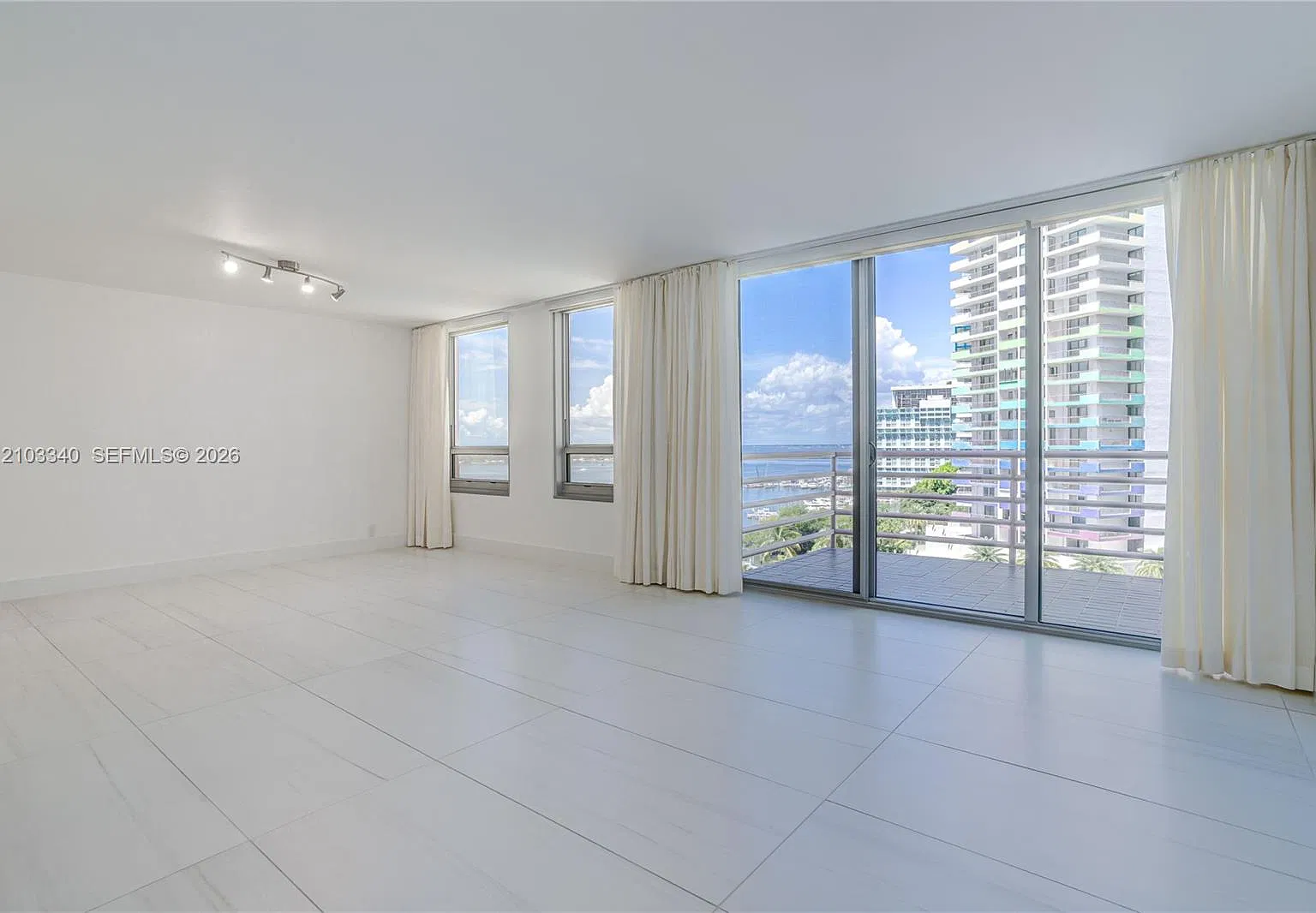 The Palace Condo — Photo 2