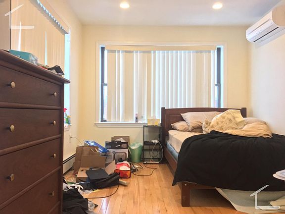 5th image of 1689ZA Beacon St #3ZA