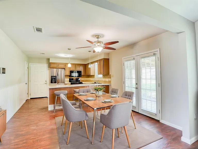 607 Rosewood Dr — Photo 10
