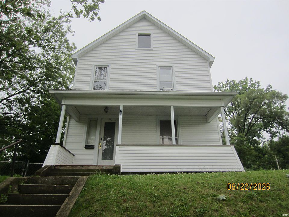 1st image of 701 W 7th St