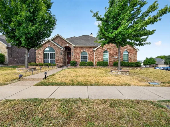 902 Nikki Dr, Cedar Hill, TX 75104