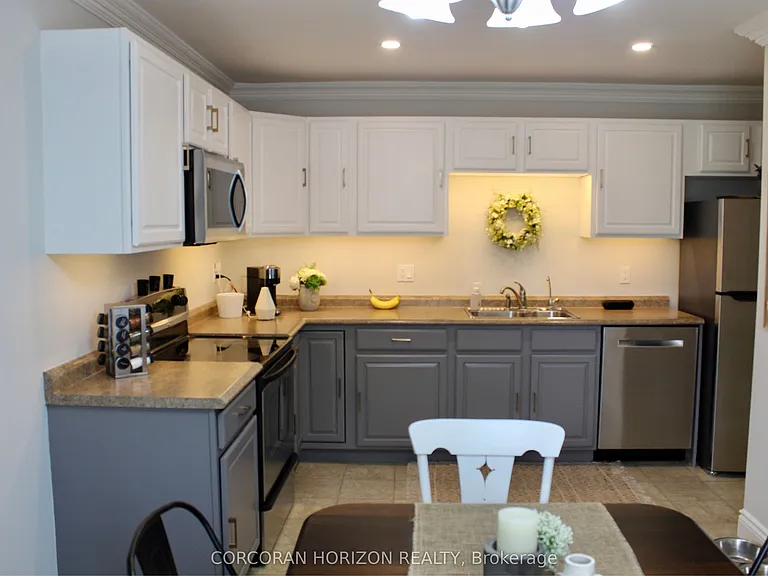 26 Winding Woods Cres W — Photo 4