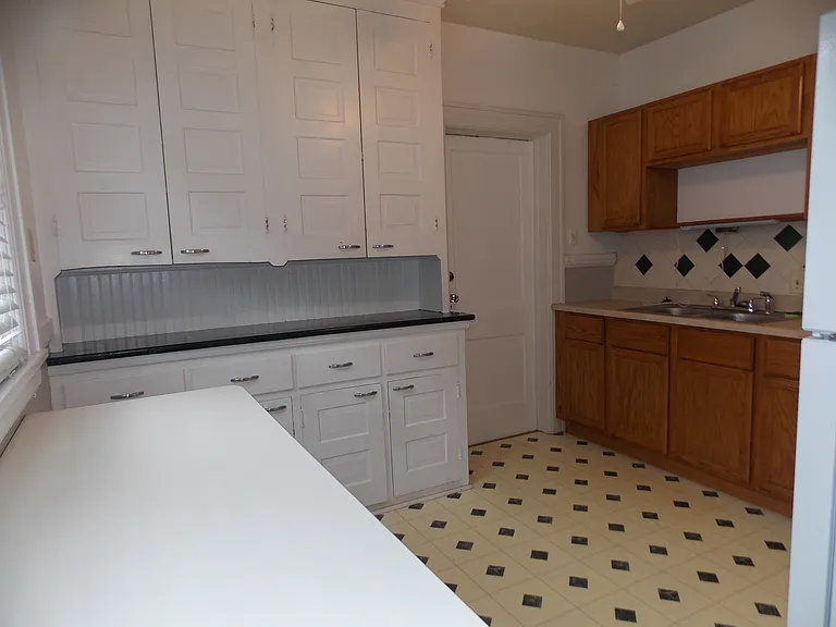 819 Cherry St — Photo 9