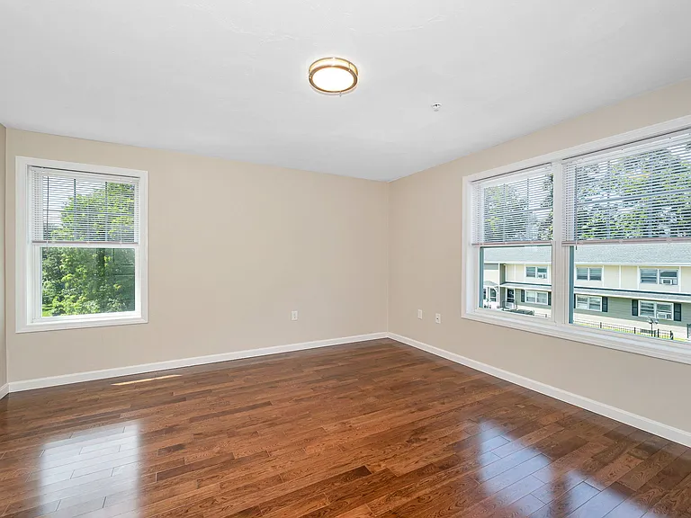 Princeton Court Apartments — Photo 13