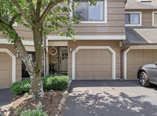 181 Treetop Cir, Nanuet, NY 10954