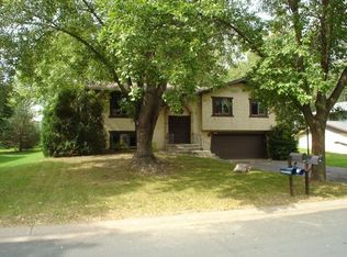 4215 Edgemont St, Vadnais Heights, MN 55127