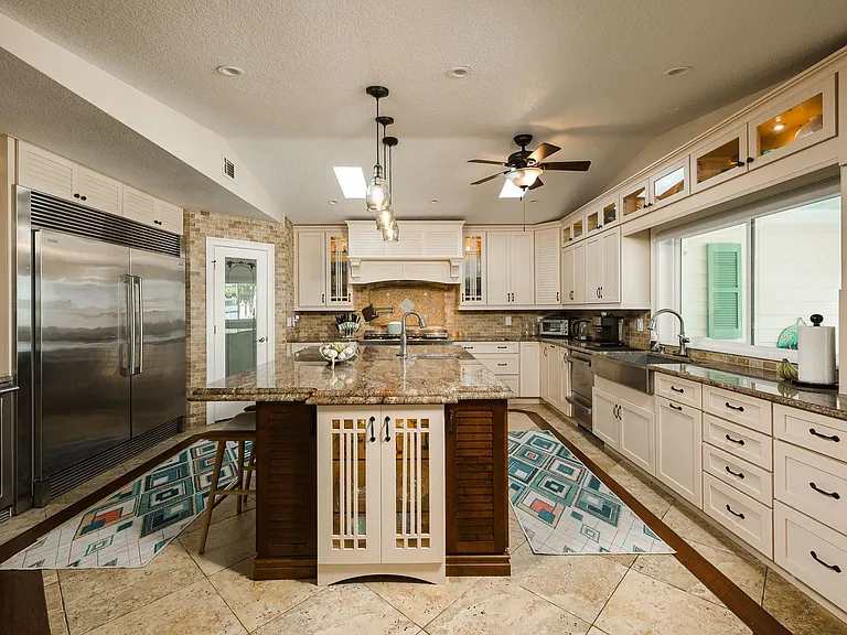 1130 John Anderson Dr — Photo 14