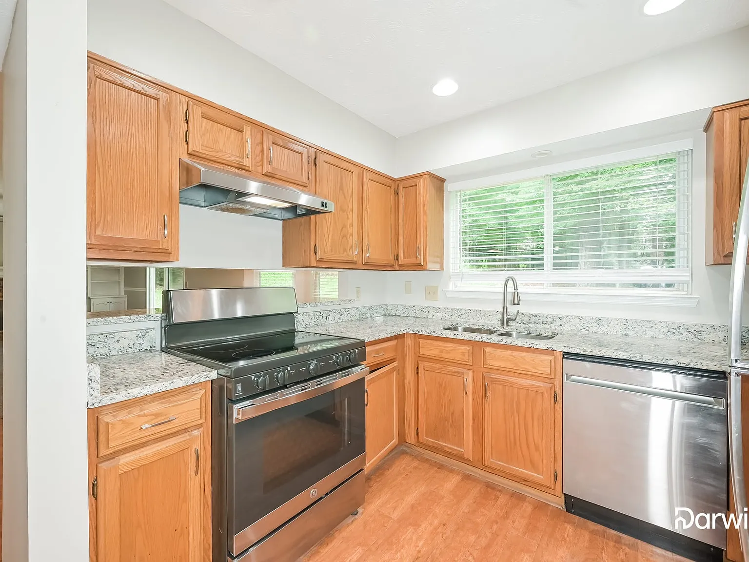 3 bed, 2.5 bath, 1685 sqft, $2,545 — Photo 3