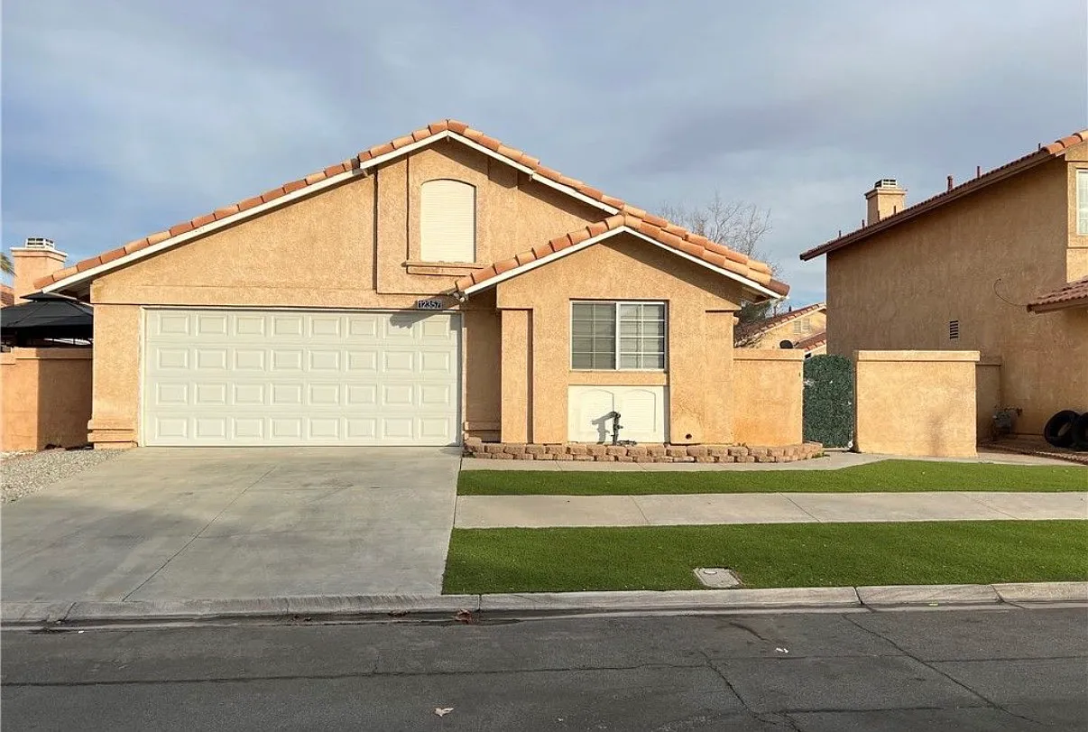Glenwood Ln, Victorville — Photo 1