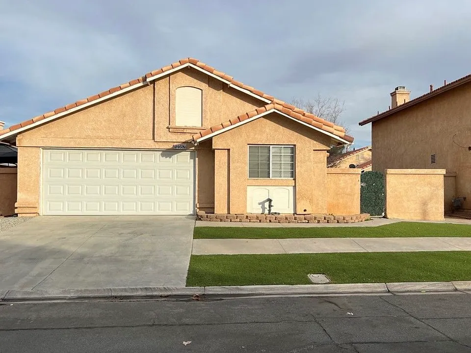 Glenwood Ln