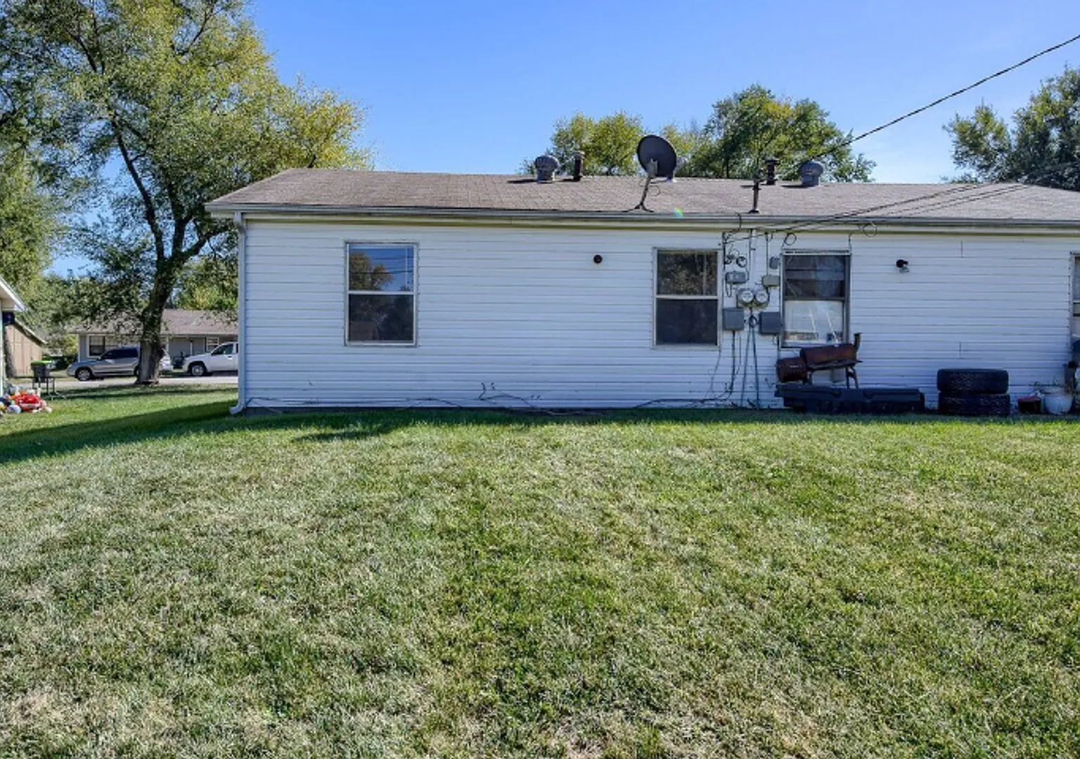 6106 E 153rd Terrace — Photo 3