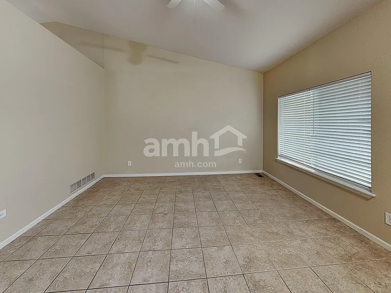 20342 E 40th Pl — Photo 5