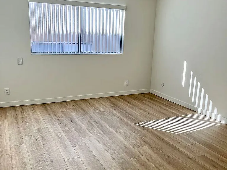 5400 Newcastle Ave #68 — Photo 6