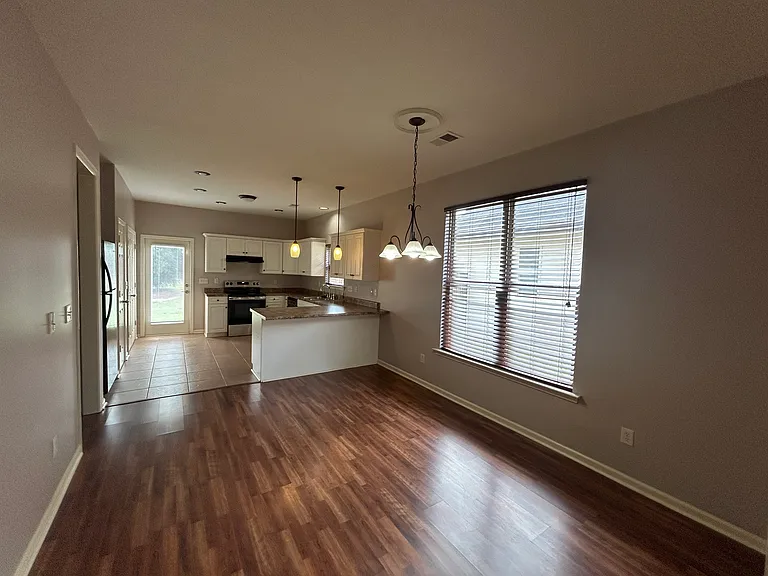 1108 Washington Dr — Photo 10
