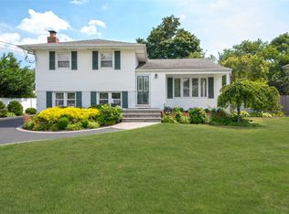 38 McElroy St, West Islip, NY 11795