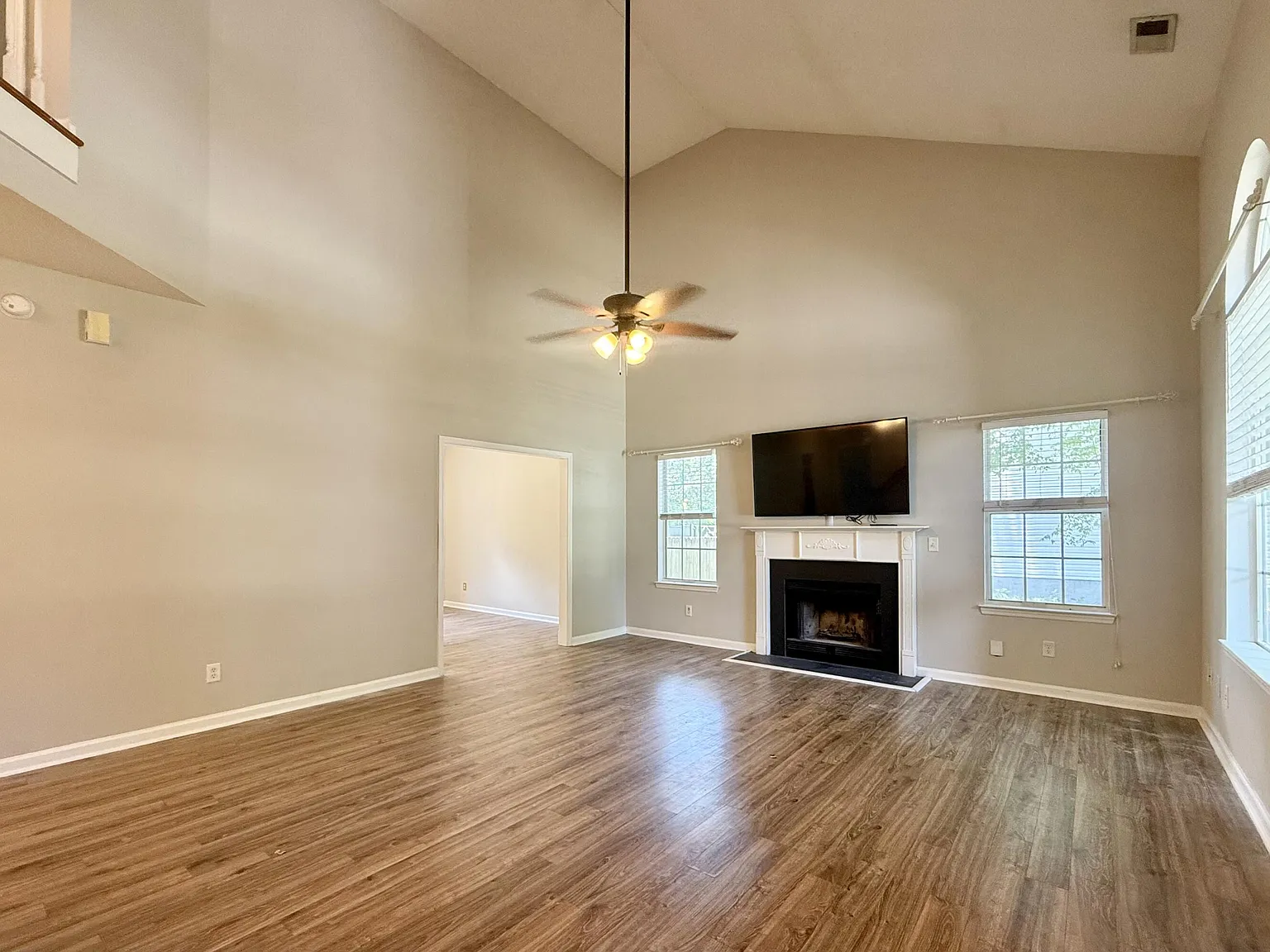 4 bed, 2.5 bath, 2528 sqft, $2,750 — Photo 3