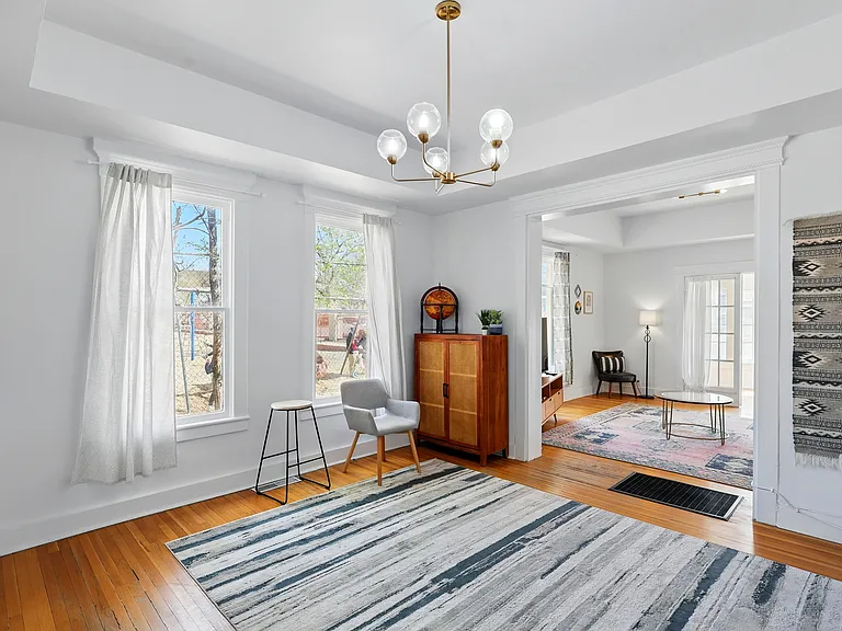 223 Edith Blvd SE — Photo 16