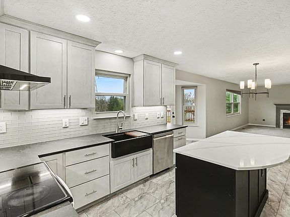 5th image of 6098 Glenngate Ct
