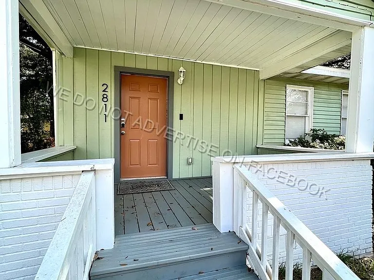 2811 Venus St — Photo 2