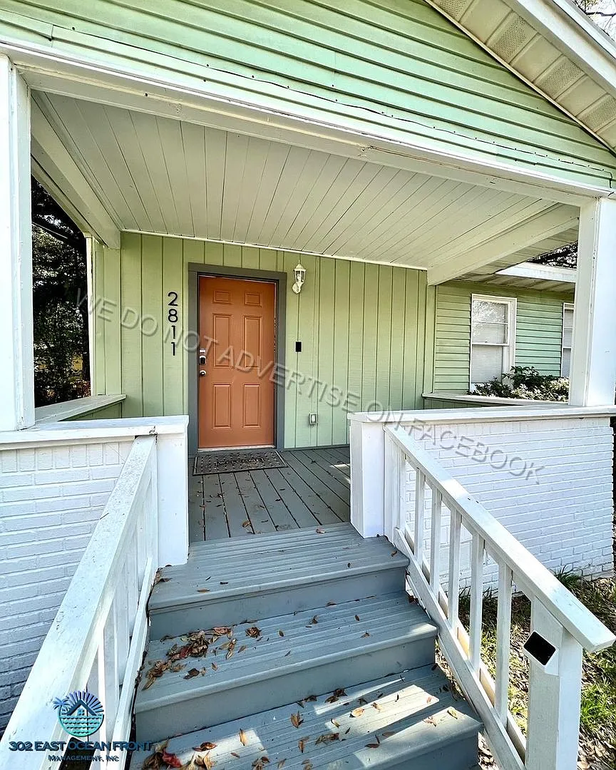 Building Photo - 2811 Venus St