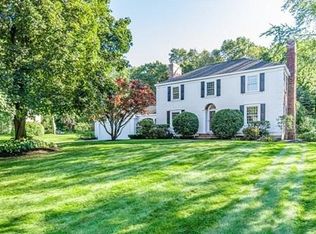 11 Longview Dr, Chelmsford, MA 01824