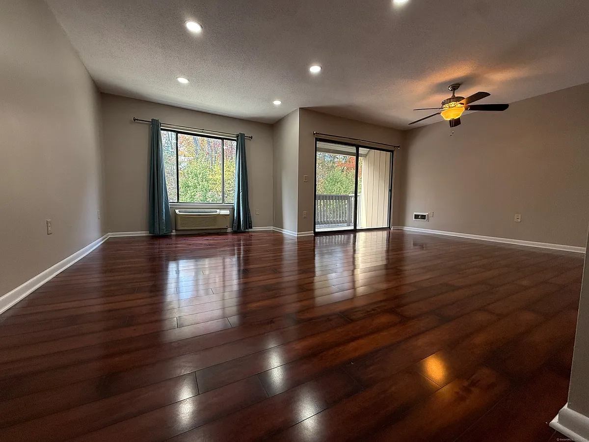 Building Photo - 175 Mill Pond Rd #215