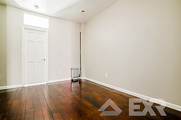 Rented by EXR | media 6