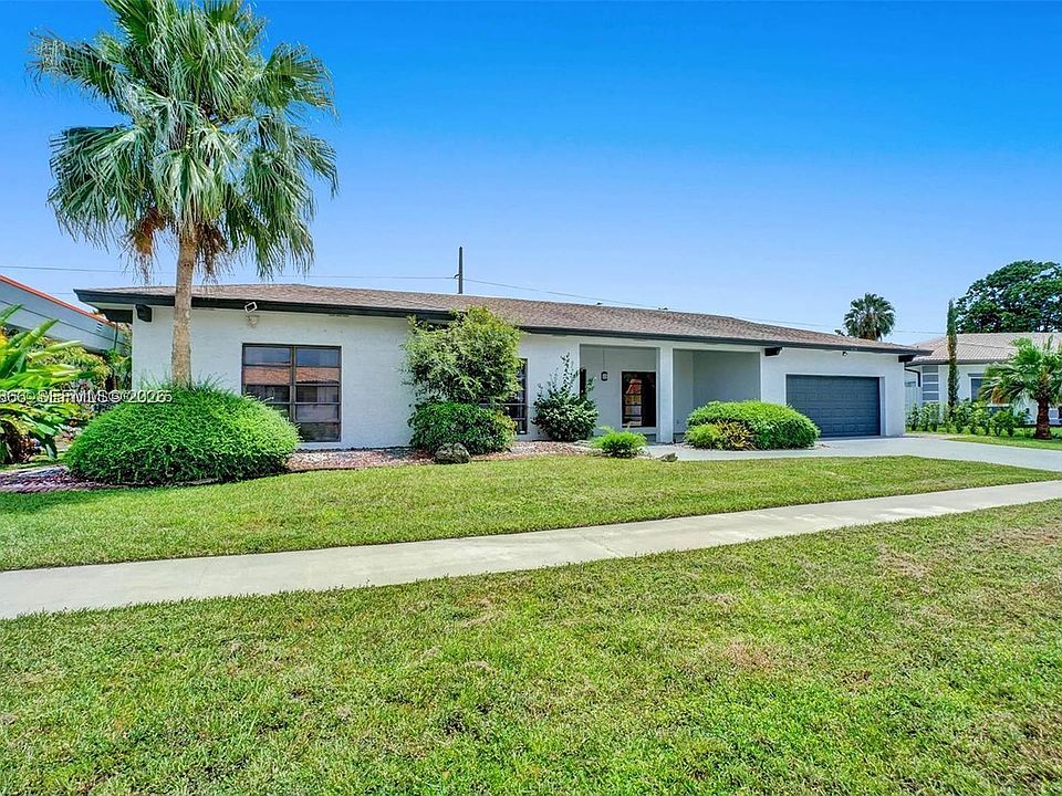 1st image of 16610 Royal Poinciana Ct #16610