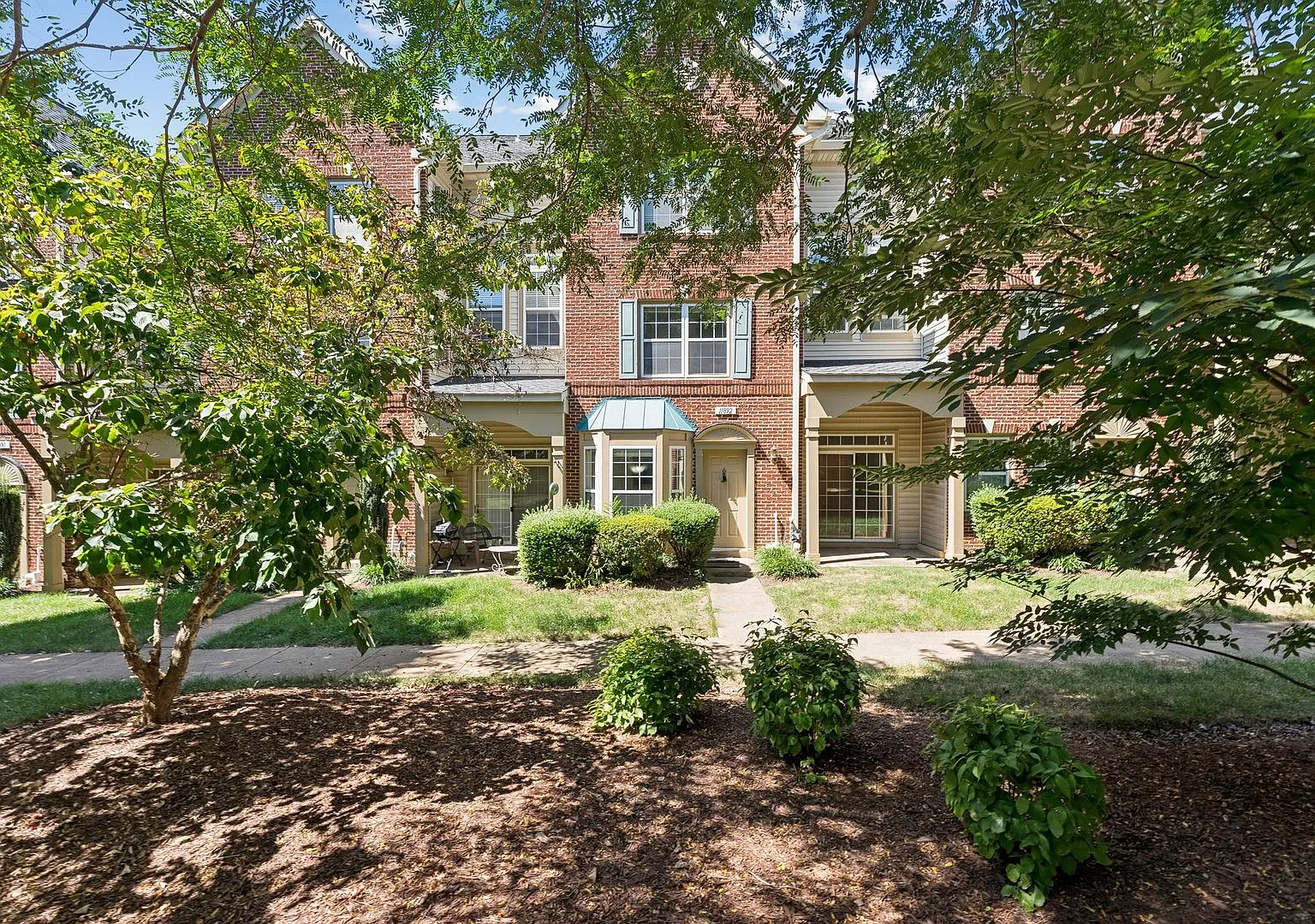 Conveniently located near Hunters Woods shops, with easy access to Reston Town Center and the Tol... — Photo 1