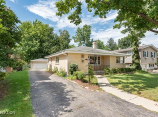 310 Merton Ave, Glen Ellyn, IL 60137