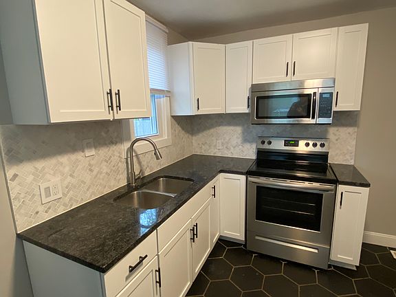 2nd image of 1141-1143 S 22nd St
