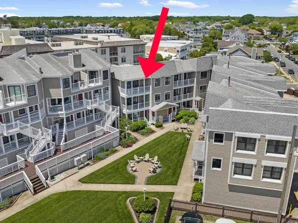227 Beach Ave APT 403, Cape May, NJ 08204