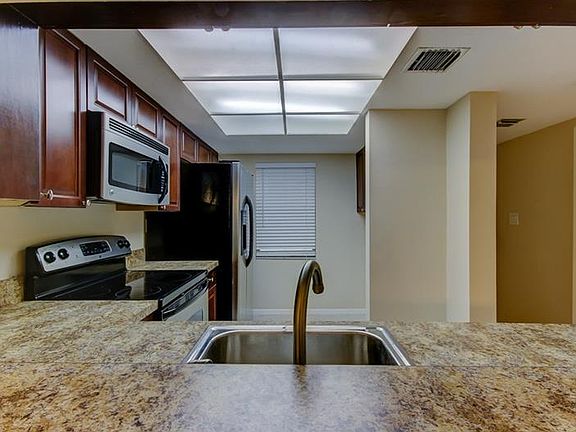 5th image of 90 S Highland Ave APT 418