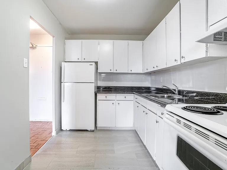 1155 Midland Ave — Photo 6