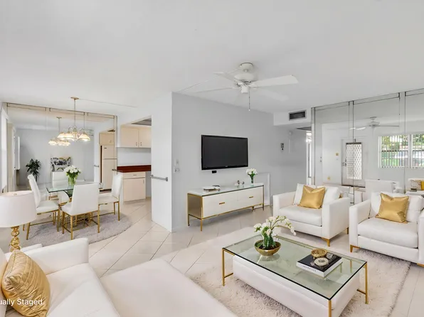 1009 Hythe A, Boca Raton, FL 33434