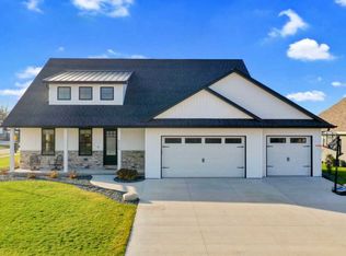 4024 Dollar Ln, De Pere, WI 54115