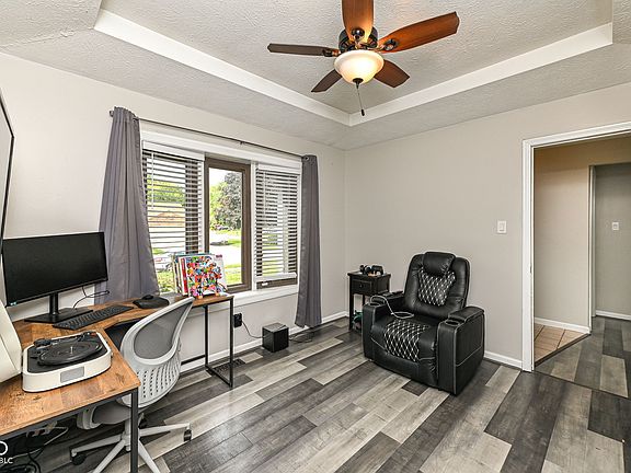 3rd image of 1311 Custer Ct